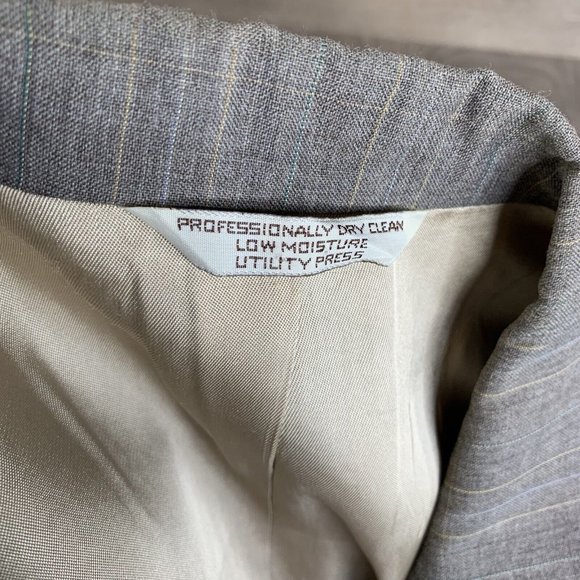 Botany 500 Joslins Mens 2 piece Suit Rose Grey w/Pinstripes See Desc for Measure - Picture 9 of 16